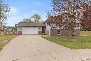 320 Maizie Ln, Sparta, MI 49345 - Photo 3