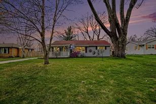 1033 N Beechwood St, Ludington, MI 49431 - Photo 1