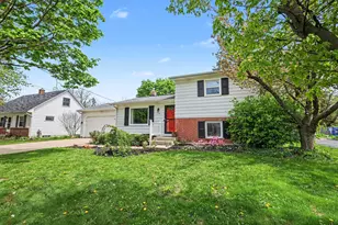 1716 Woodlawn Ave SE, Grand Rapids, MI 49506 - Photo 3