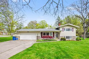 408 Cherokee Dr, Fremont, MI 49412 - Photo 1