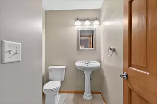 2112 Scenic Hills Dr, Jackson, MI 49201 - Photo 25