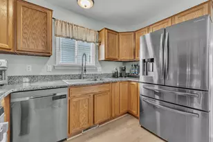 917 9th St, Wyandotte, MI 48192 - Photo 15