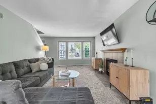 917 9th St, Wyandotte, MI 48192 - Photo 9