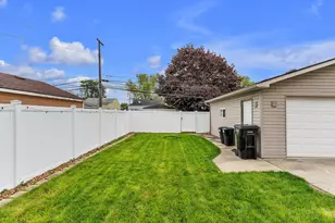 917 9th St, Wyandotte, MI 48192 - Photo 31