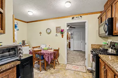 6446 Queens Way, Kalamazoo, MI 49009 - Photo 11