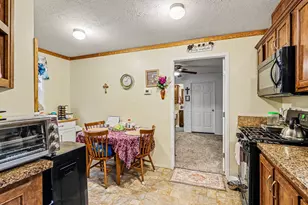 6446 Queens Way, Kalamazoo, MI 49009 - Photo 11