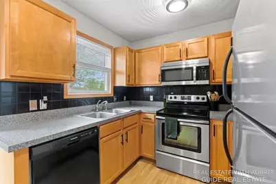 3272 Renwick Court, Zeeland, MI 49464 - Photo 9