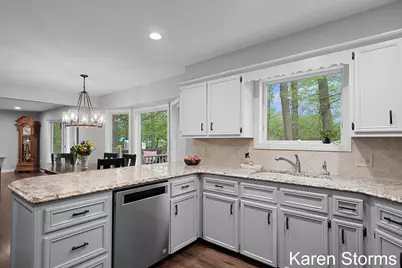 7033 Youngstown Avenue, Hudsonville, MI 49426 - Photo 11