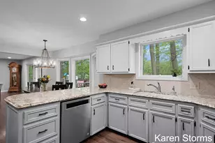 7033 Youngstown Ave, Hudsonville, MI 49426 - Photo 11