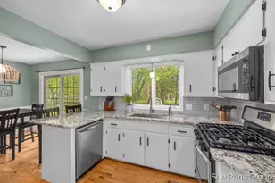 2595 Rosewood St, Jenison, MI 49428 - Photo 13
