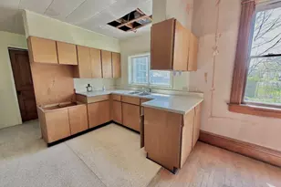 339 2nd St, Manistee, MI 49660 - Photo 25