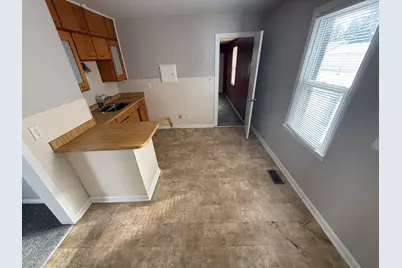 24360 Flower Avenue, Eastpointe, MI 48021 - Photo 13