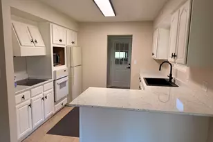4003 Evergreen Ln, Benton Harbor, MI 49022 - Photo 5