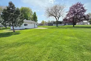 201 S Willow St, Westphalia, MI 48894 - Photo 9