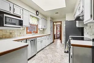 210 Maplecrest Ave, Sturgis, MI 49091 - Photo 7
