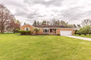 415 Linden Ct, Saline, MI 48176 - Photo 1
