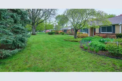 2676 Lake Bluff Terrace, Saint Joseph, MI 49085 - Photo 5