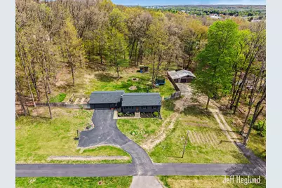 325 Alden Nash Avenue SE, Lowell, MI 49331 - Photo 37