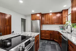 3488 N Van Kal St, Kalamazoo, MI 49009 - Photo 7
