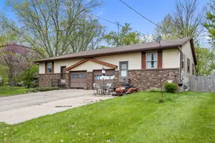 59 Wayne St SE, Grand Rapids, MI 49548 - Photo 3