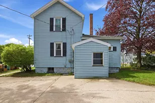 533 Fulton St, Grand Haven, MI 49417 - Photo 31