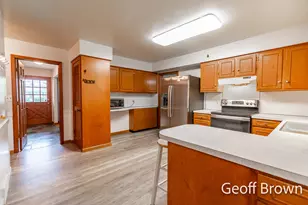 1705 Kendall St SE, Grand Rapids, MI 49508 - Photo 9