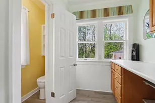 619 Homecrest Ave, Kalamazoo, MI 49001 - Photo 11