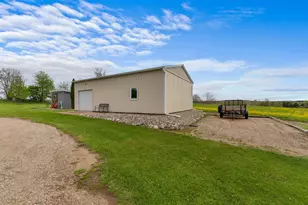 2922 S Hillsdale Rd, Hillsdale, MI 49242 - Photo 39