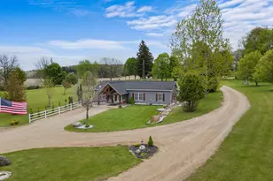 2922 S Hillsdale Rd, Hillsdale, MI 49242 - Photo 29