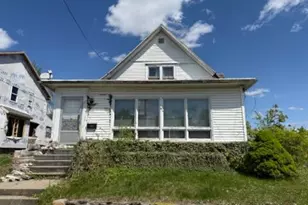 105 Wood St, Three Rivers, MI 49093 - Photo 1
