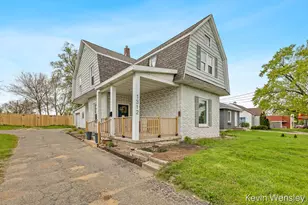 1312 Leonard St NE, Grand Rapids, MI 49505 - Photo 21
