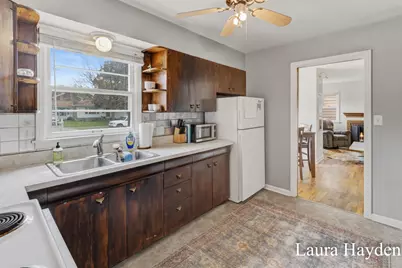 1910 Gordon, Lansing, MI 48910 - Photo 9