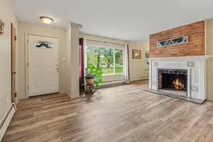 32633 Six Mile Rd, Livonia, MI 48152 - Photo 7