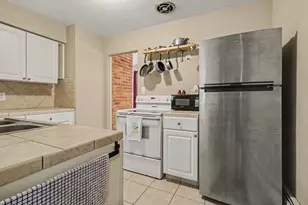 32633 Six Mile Rd, Livonia, MI 48152 - Photo 19