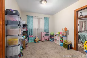 447 E Lincoln Ave, Ionia, MI 48846 - Photo 9