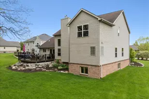 9783 Viewcrest Ct, Howell, MI 48843 - Photo 41