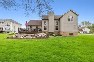 9783 Viewcrest Ct, Howell, MI 48843 - Photo 43