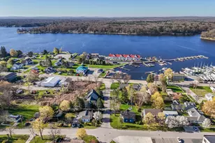 558 S Wythe St, Pentwater, MI 49449 - Photo 37
