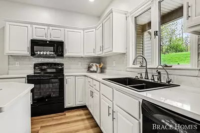 2155 Timber Valley Drive NE, Grand Rapids, MI 49525 - Photo 15