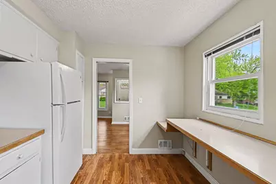 2421 Barstow Road, Lansing, MI 48906 - Photo 9