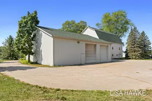 10365 Cleveland St, Nunica, MI 49448 - Photo 5