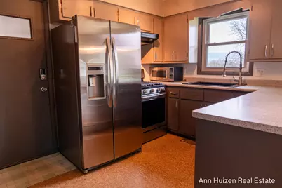 203 Alger Street SE, Grand Rapids, MI 49507 - Photo 3