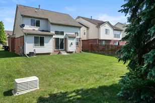 29885 Lacy Dr, Westland, MI 48186 - Photo 3