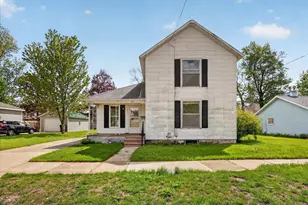 124 Washington St, Sparta, MI 49345 - Photo 1