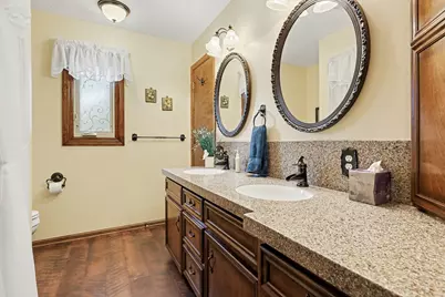7056 Brooklyn Avenue SE, Grand Rapids, MI 49508 - Photo 9