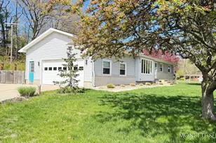 1847 Ritter Hills Dr, Norton Shores, MI 49441 - Photo 3