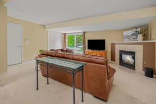 6883 Maplelawn Dr, Ypsilanti, MI 48197 - Photo 17