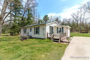 7890 N Maple Hill Rd, Howard City, MI 49329 - Photo 29