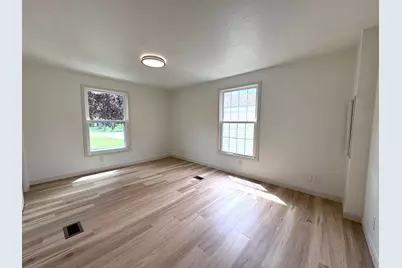 2432 Bond Street, Niles, MI 49120 - Photo 9