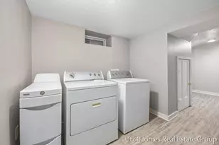 1130 Sibley St NW, Grand Rapids, MI 49504 - Photo 17